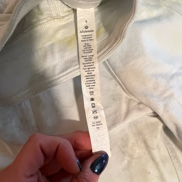 Lululemon jogger pants size 4. - Picture 3 of 3